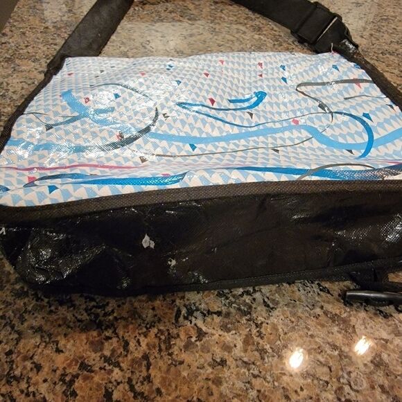 Ivivva reusable messenger plastic bag - Picture 4 of 5